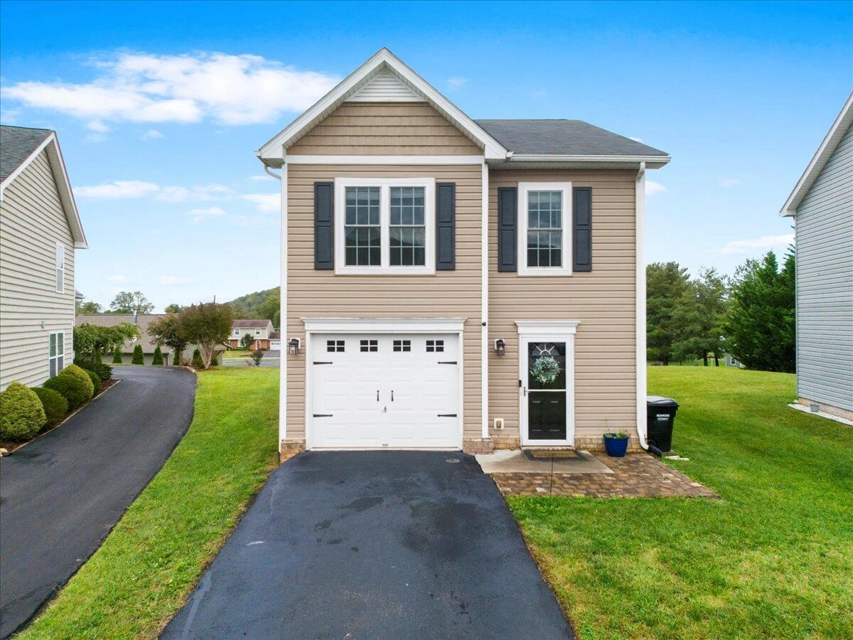 2606 Paddington Station LN - Photo 2