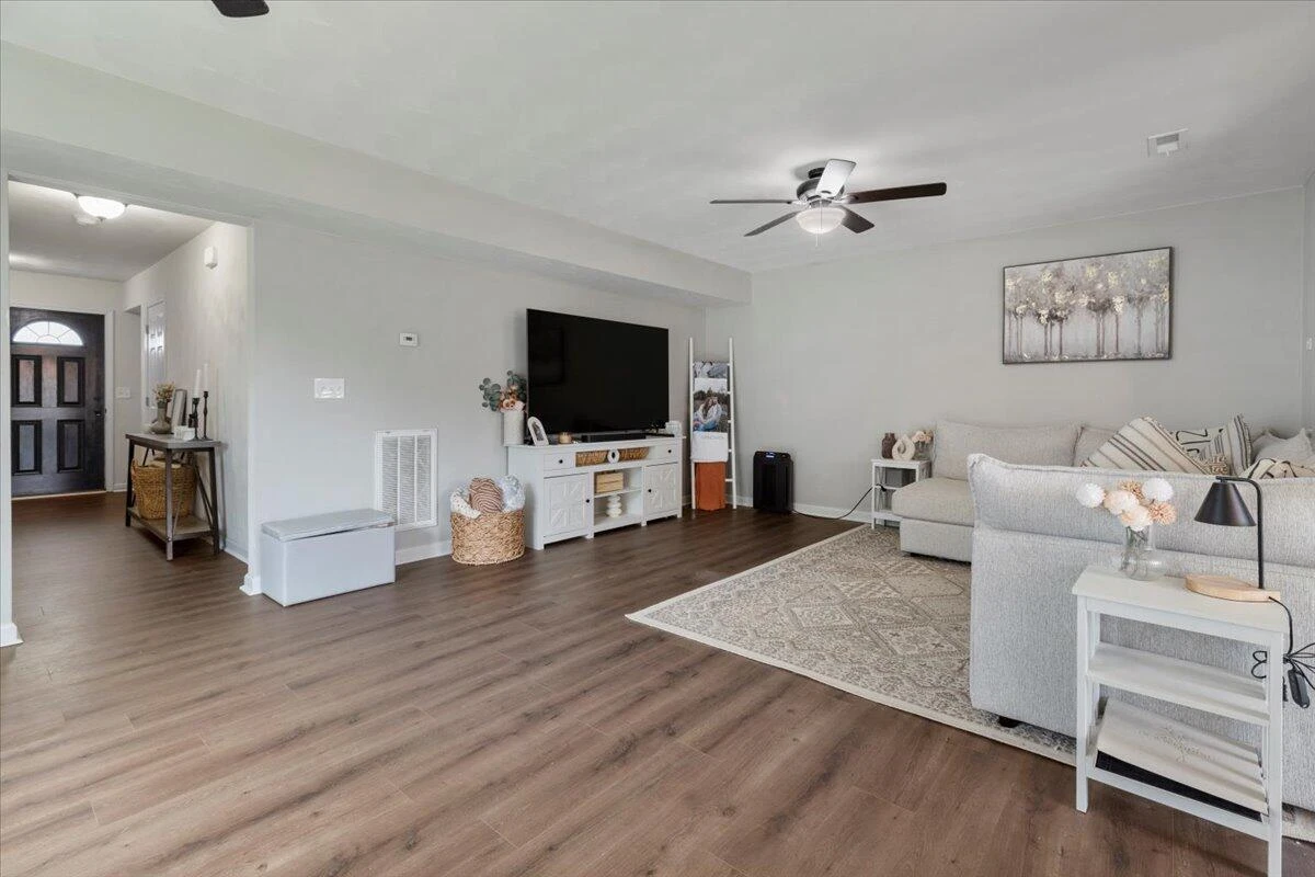2606 Paddington Station LN - Photo 7