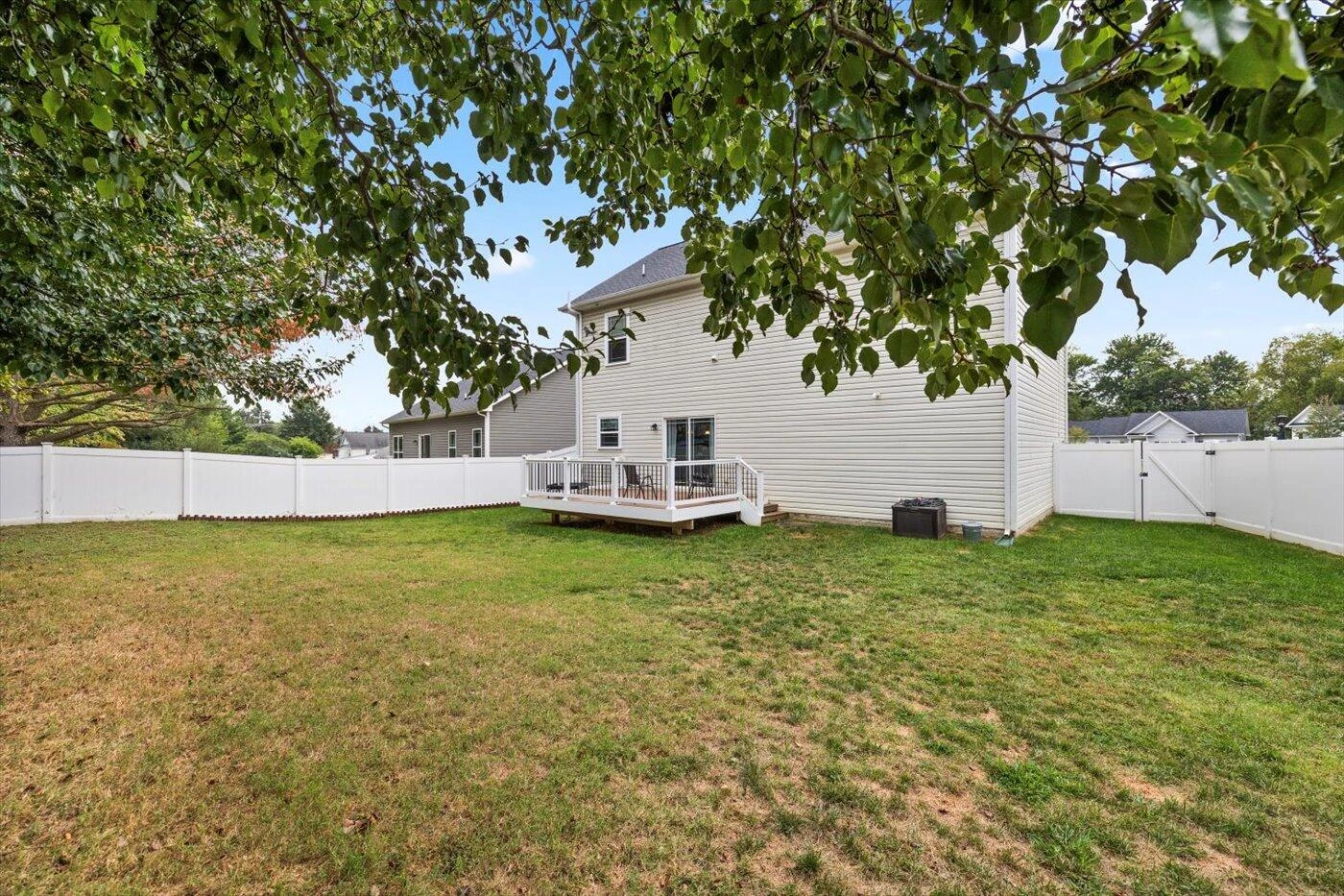 105 Ridgeway ST - Photo 37