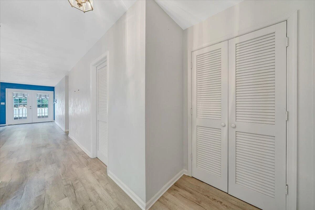 855 Stonegate CT - Photo 4