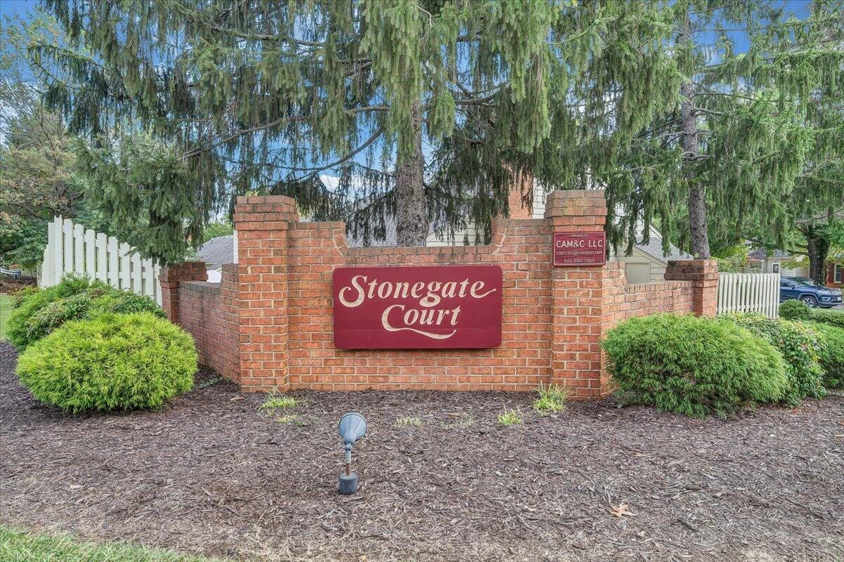 855 Stonegate CT - Photo 42
