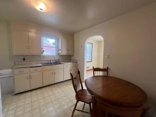 208 Wentworth AVE NE - Photo 9