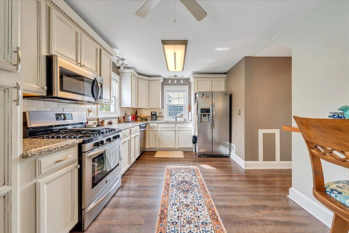 721 Mount Vernon AVE - Photo 11