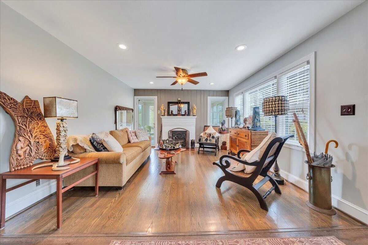 721 Mount Vernon AVE - Photo 3