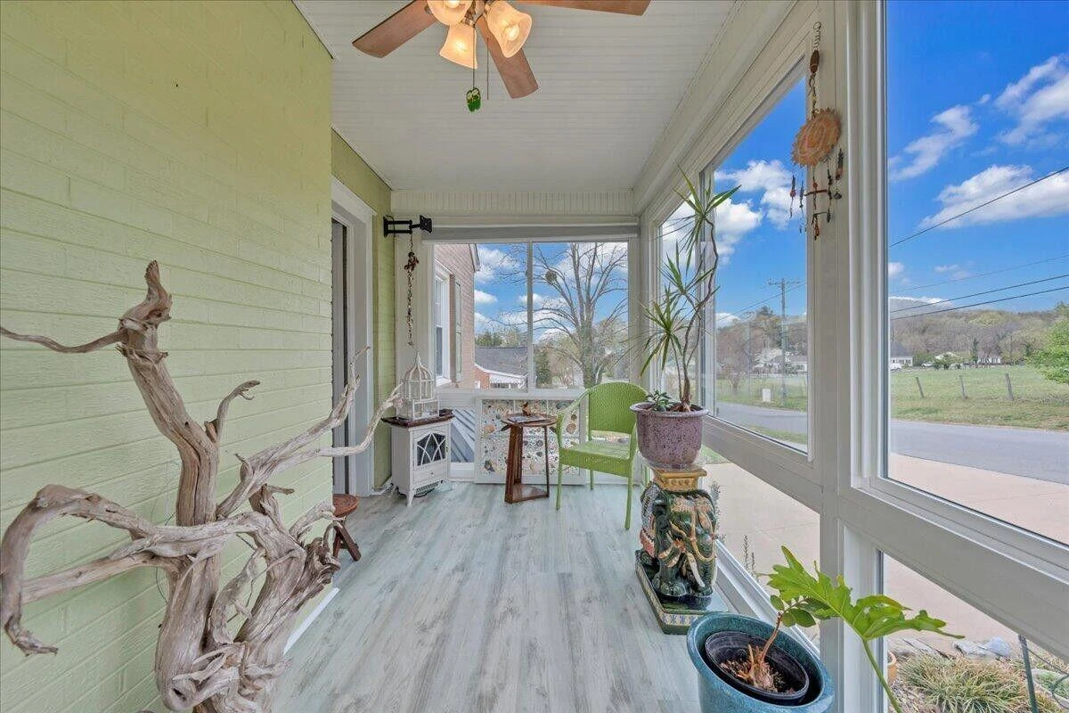 721 Mount Vernon AVE - Photo 7