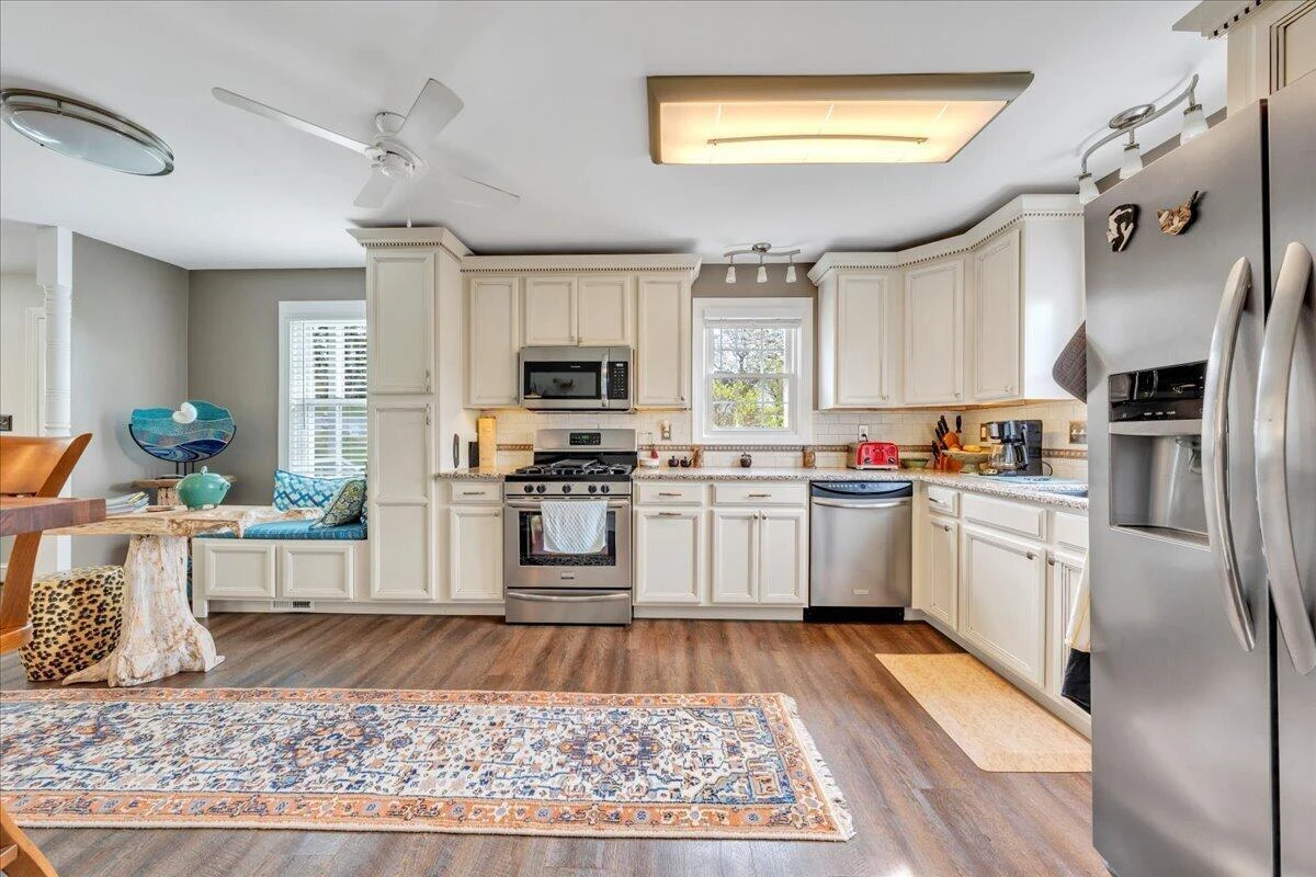 721 Mount Vernon AVE - Photo 8