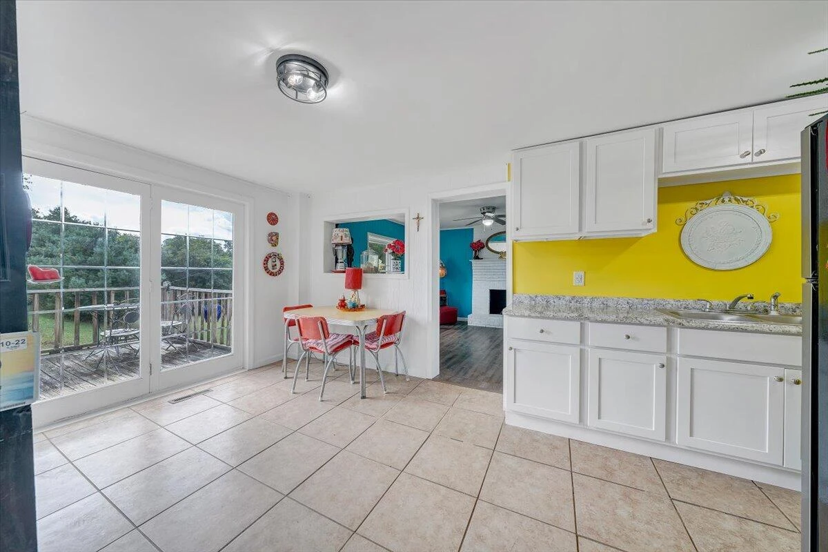 2410 Overlook RD NE - Photo 14