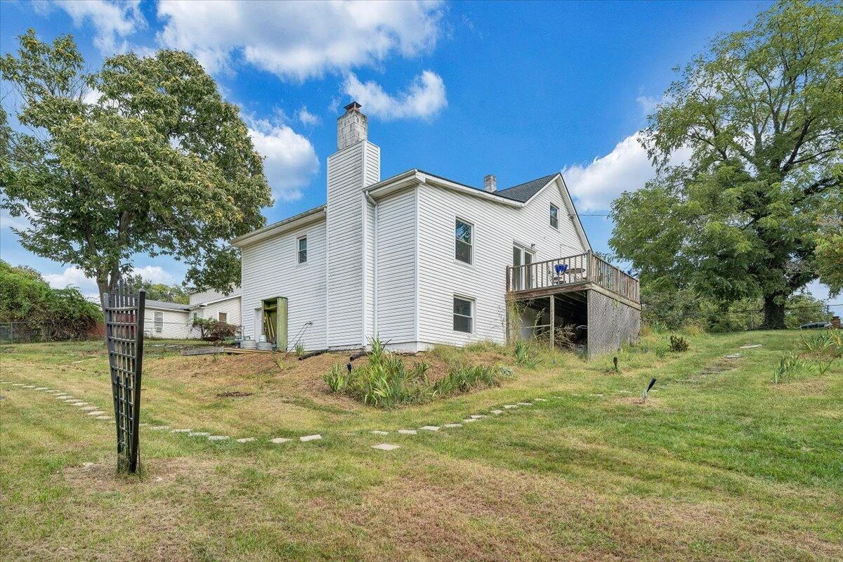 2410 Overlook RD NE - Photo 21