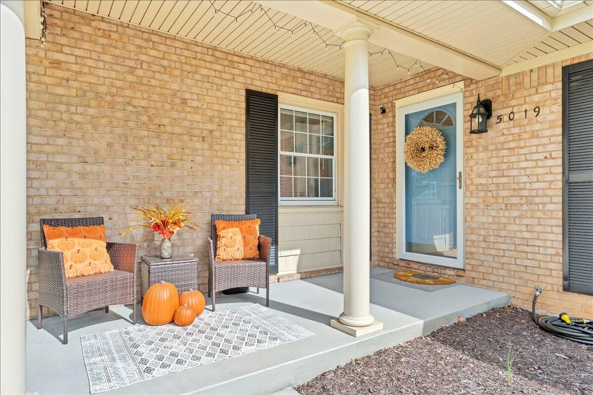 5019 Craun LN - Photo 2