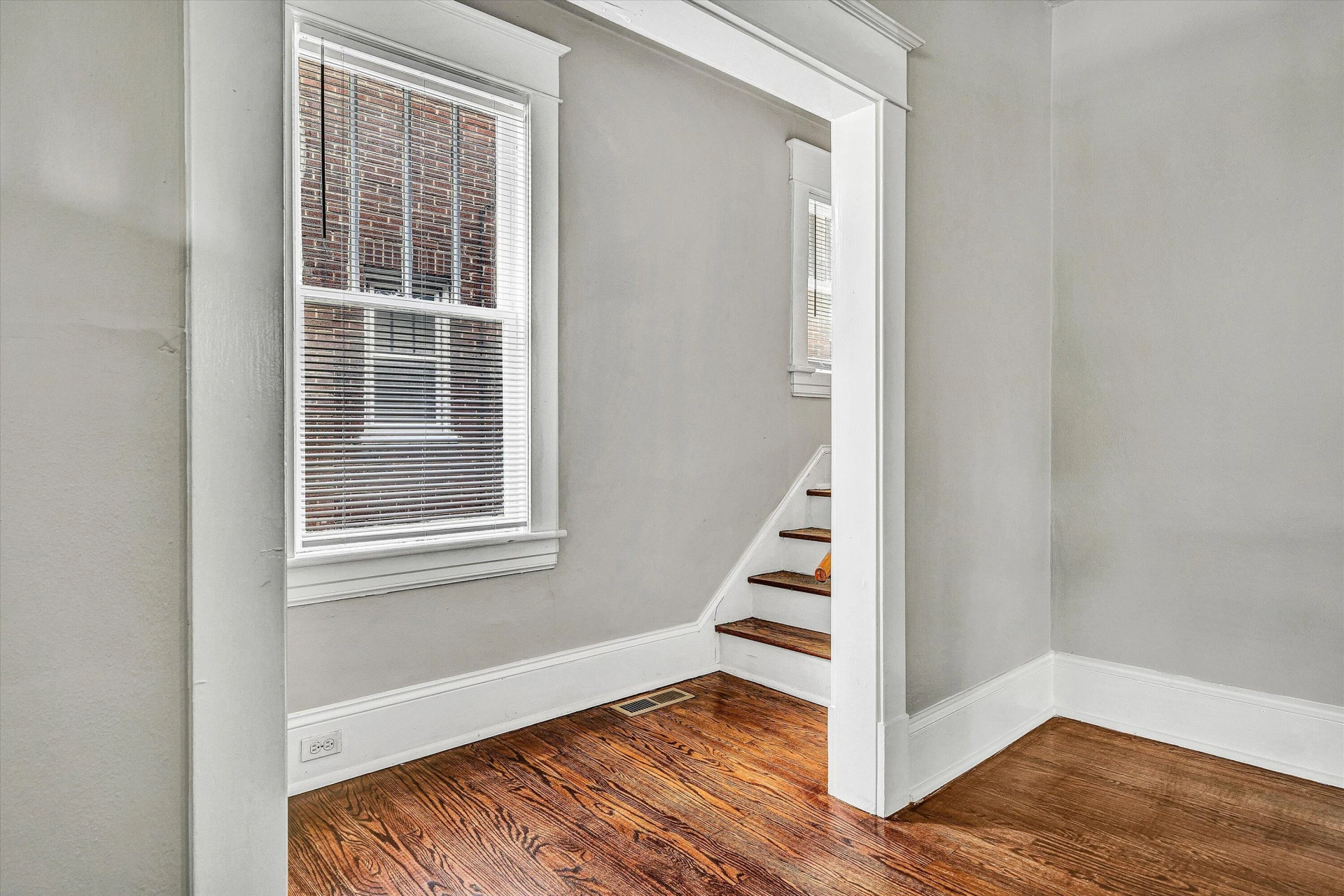 1506 Maple AVE SW - Photo 18