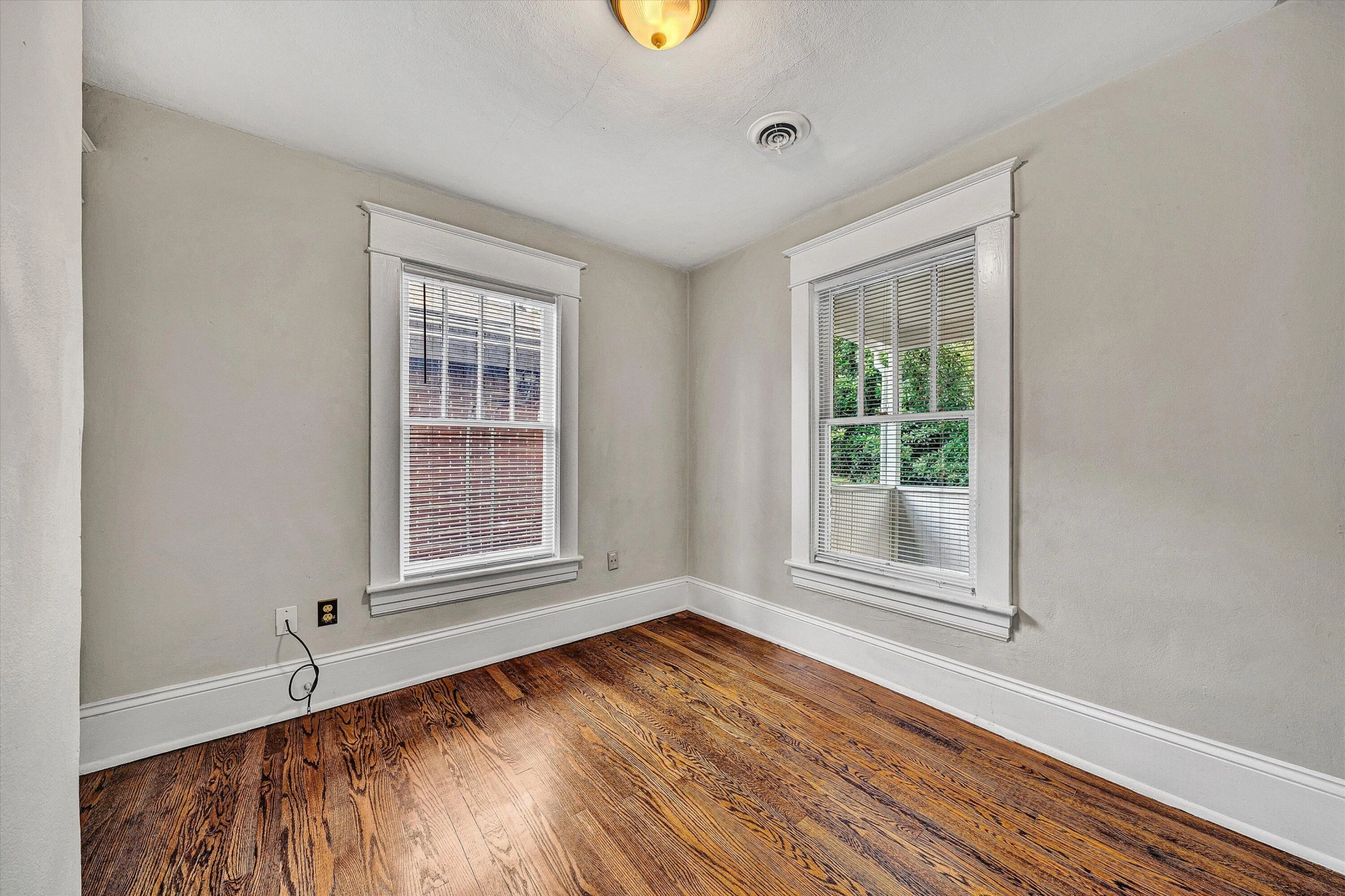 1506 Maple AVE SW - Photo 30