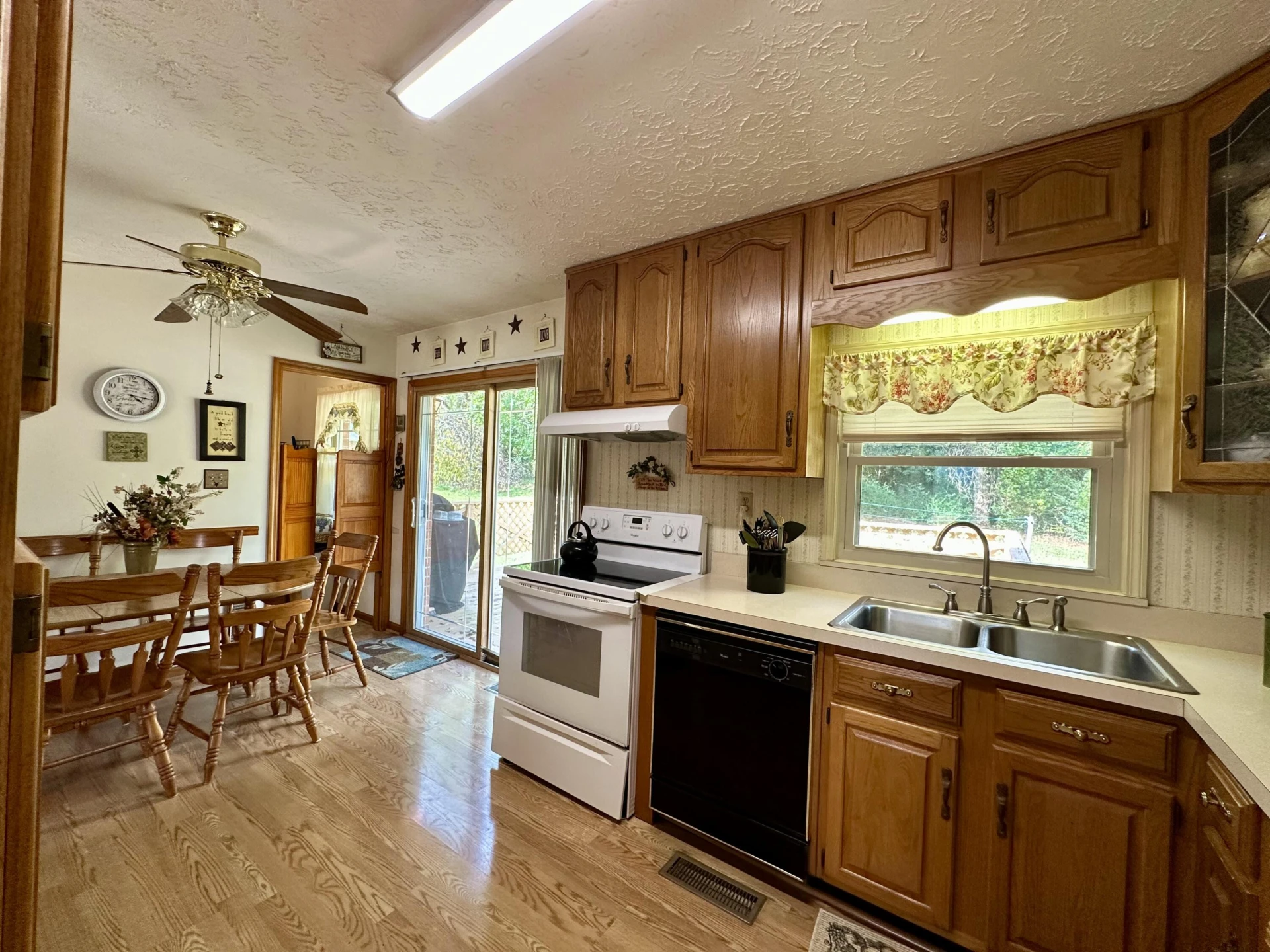 1347 Montvale ST - Photo 6