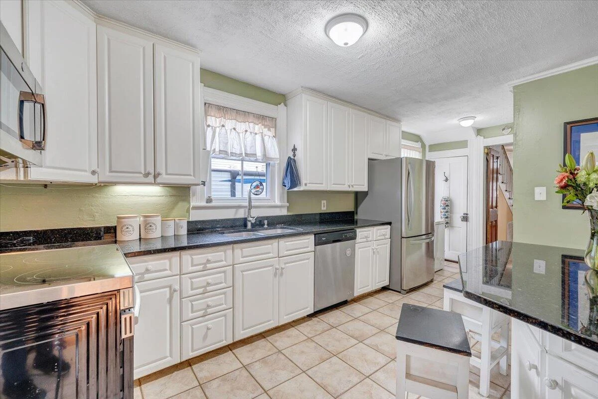 219 Academy ST - Photo 15
