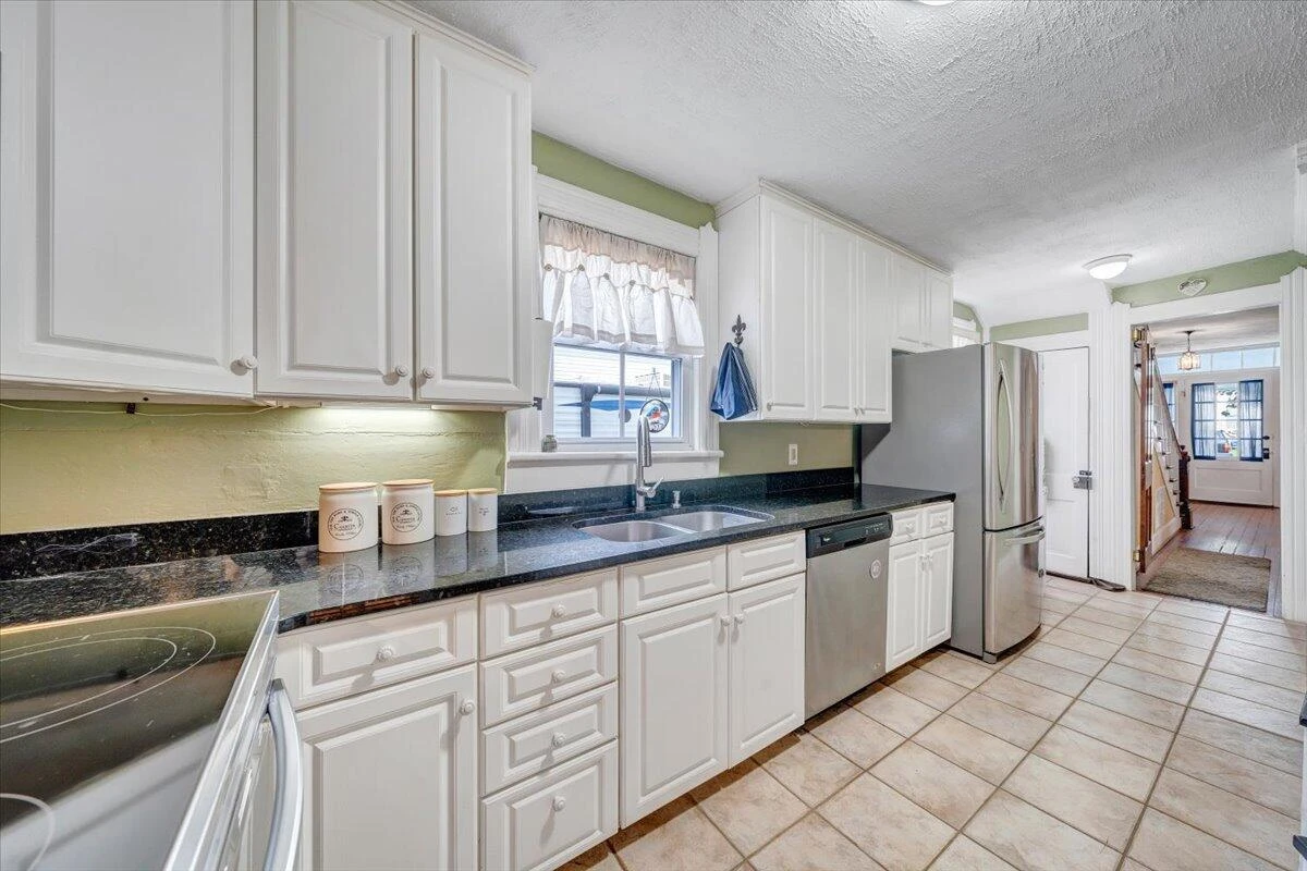219 Academy ST - Photo 16