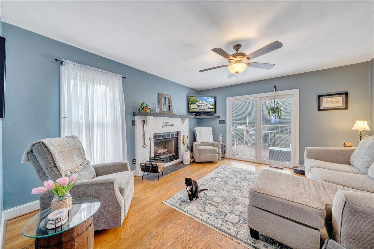 219 Academy ST - Photo 11