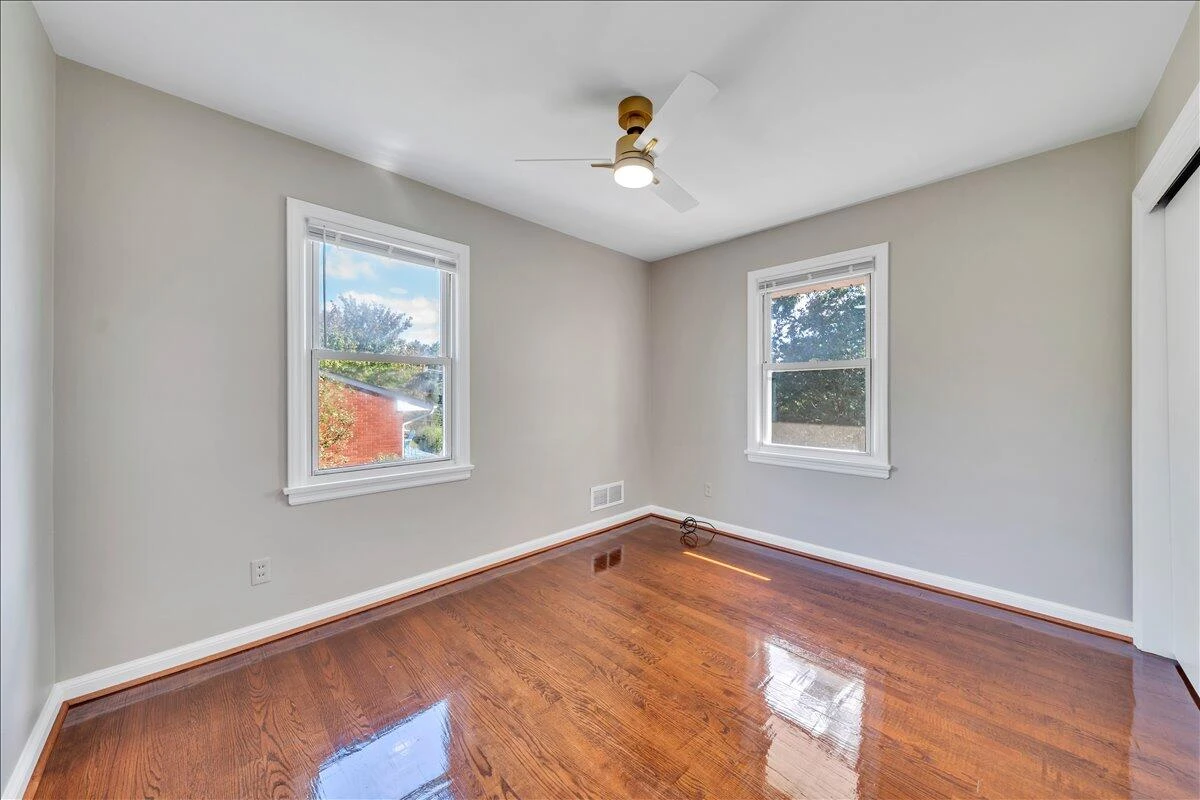 3641 Parkwood DR - Photo 19