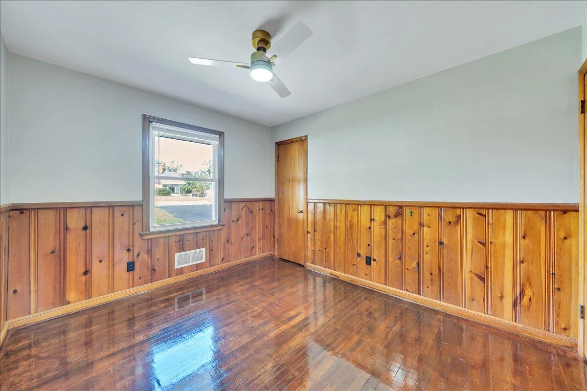 3641 Parkwood DR - Photo 21