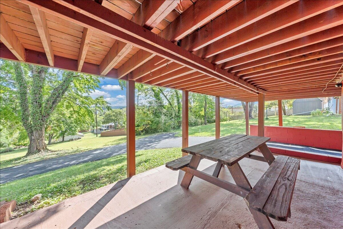 3641 Parkwood DR - Photo 28