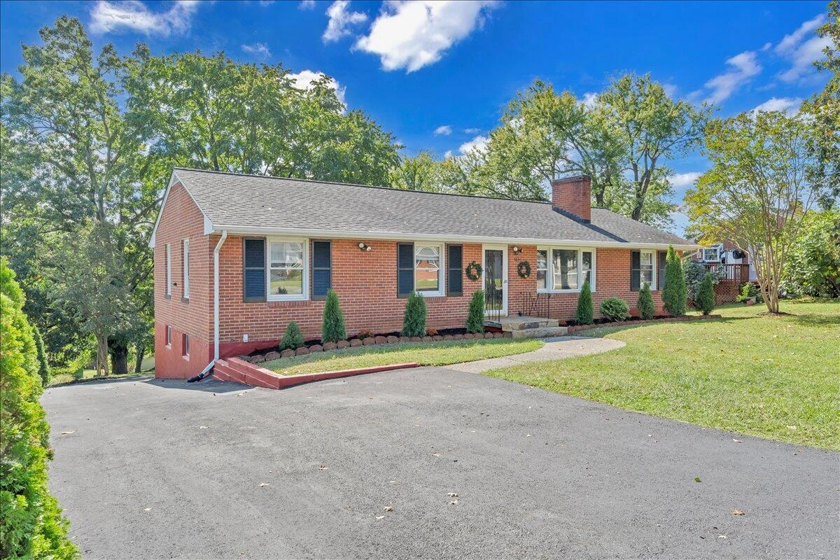 3641 Parkwood DR - Photo 29