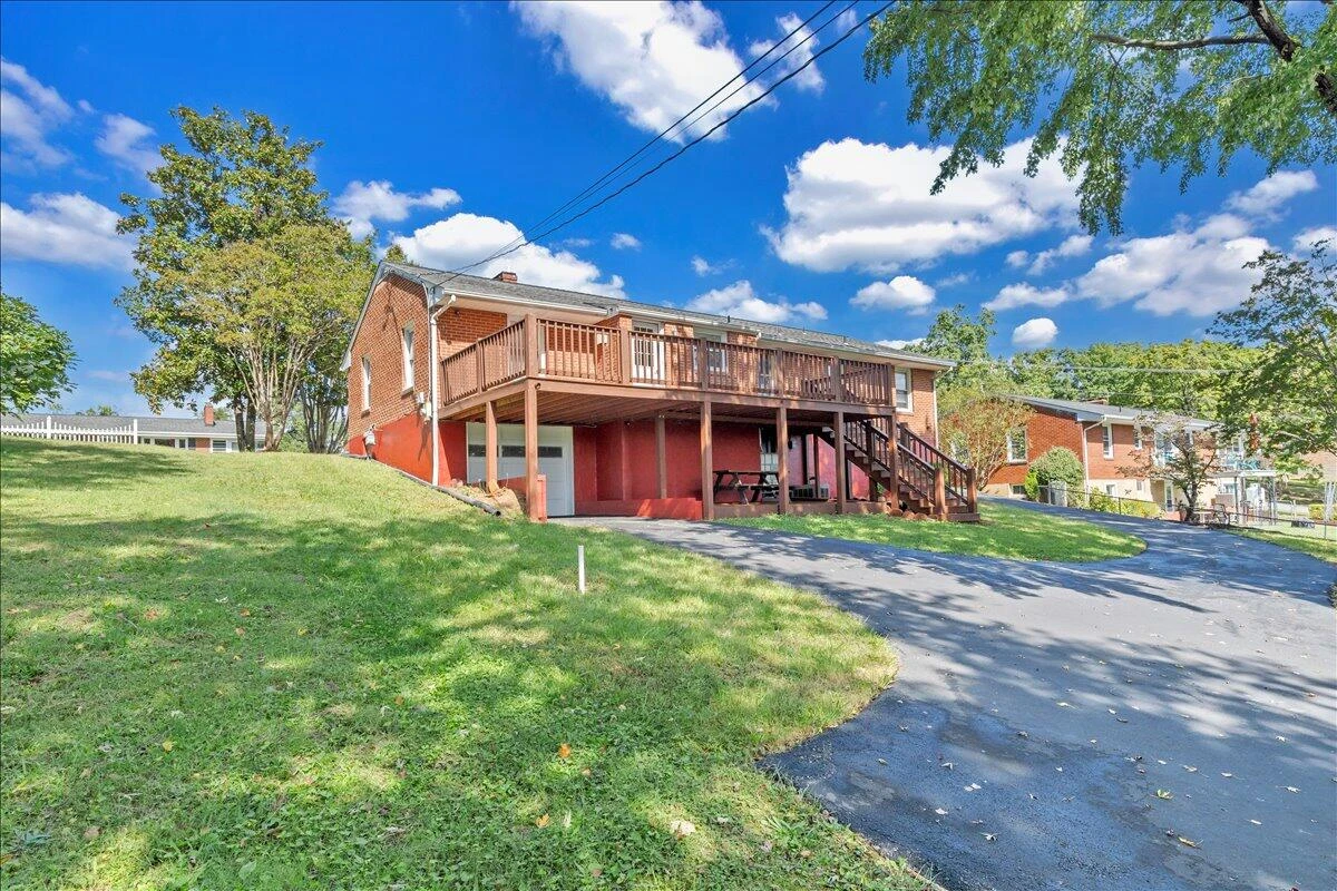 3641 Parkwood DR - Photo 33