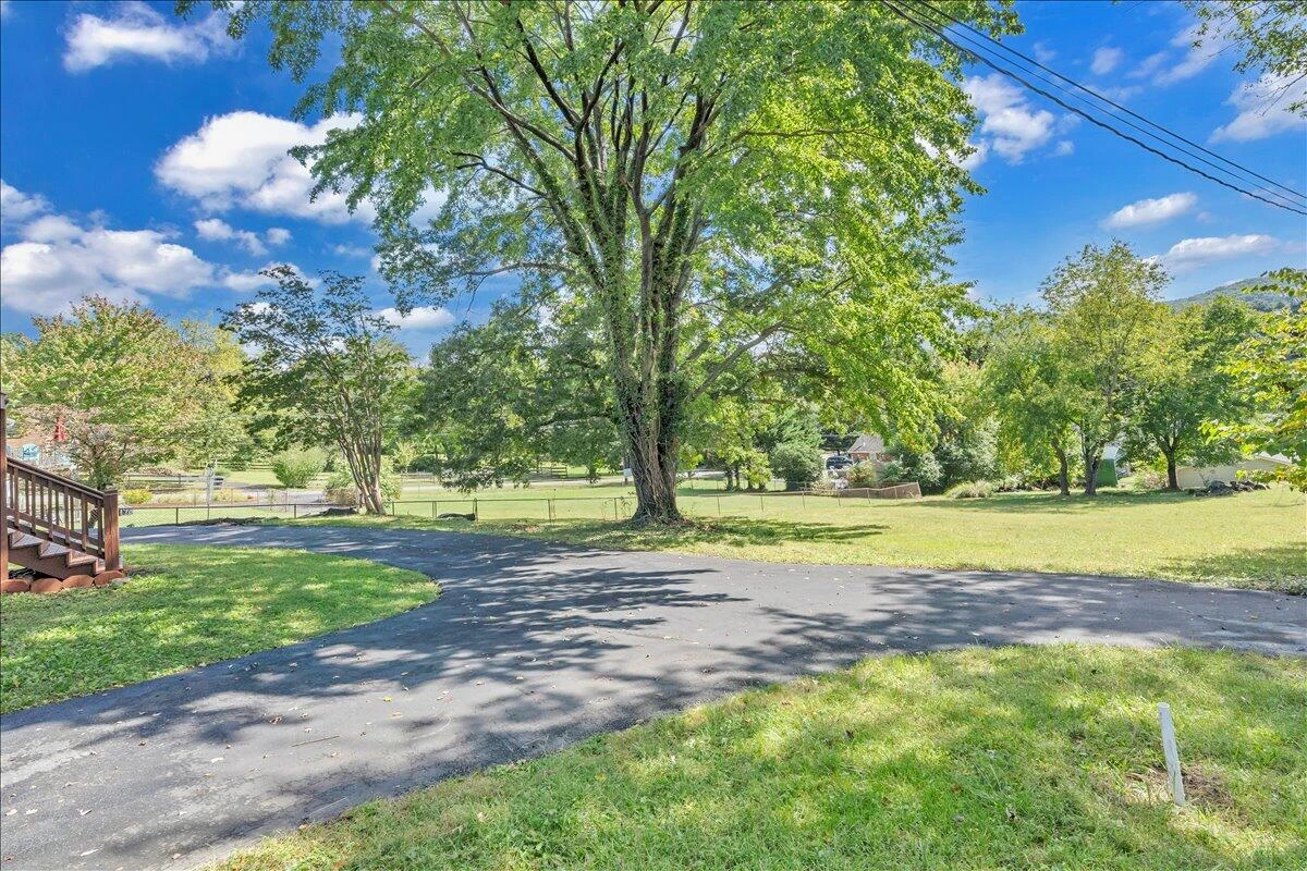 3641 Parkwood DR - Photo 34