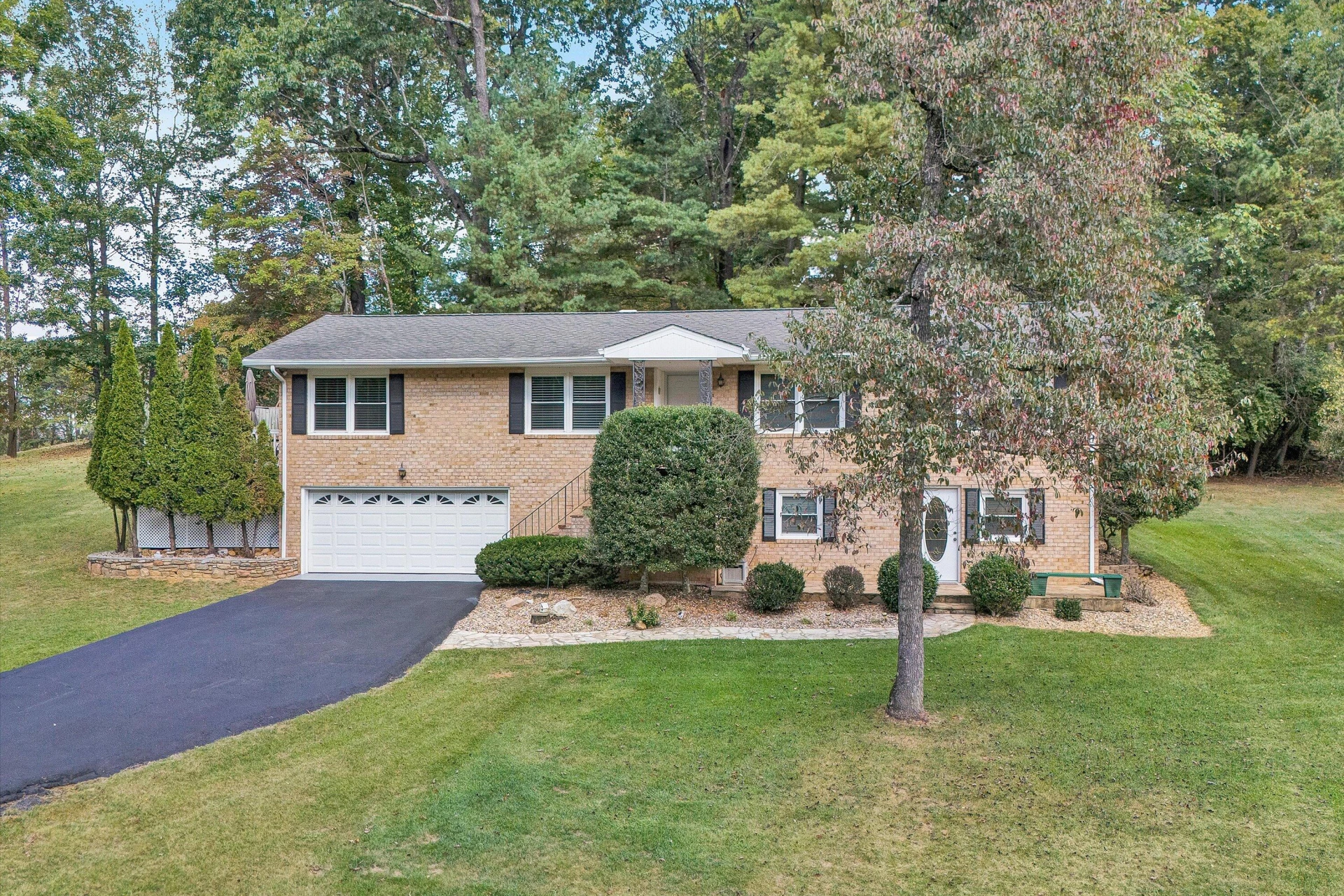 230 Keswick Farm RD - Photo 2