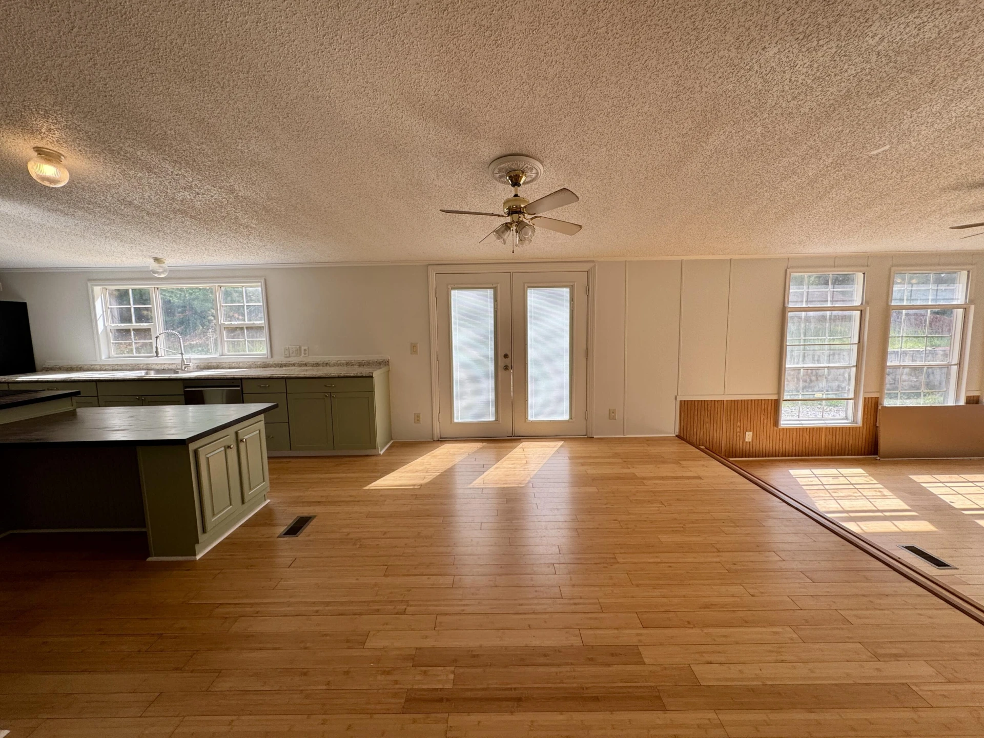 912 Jasper Mountain RD - Photo 2