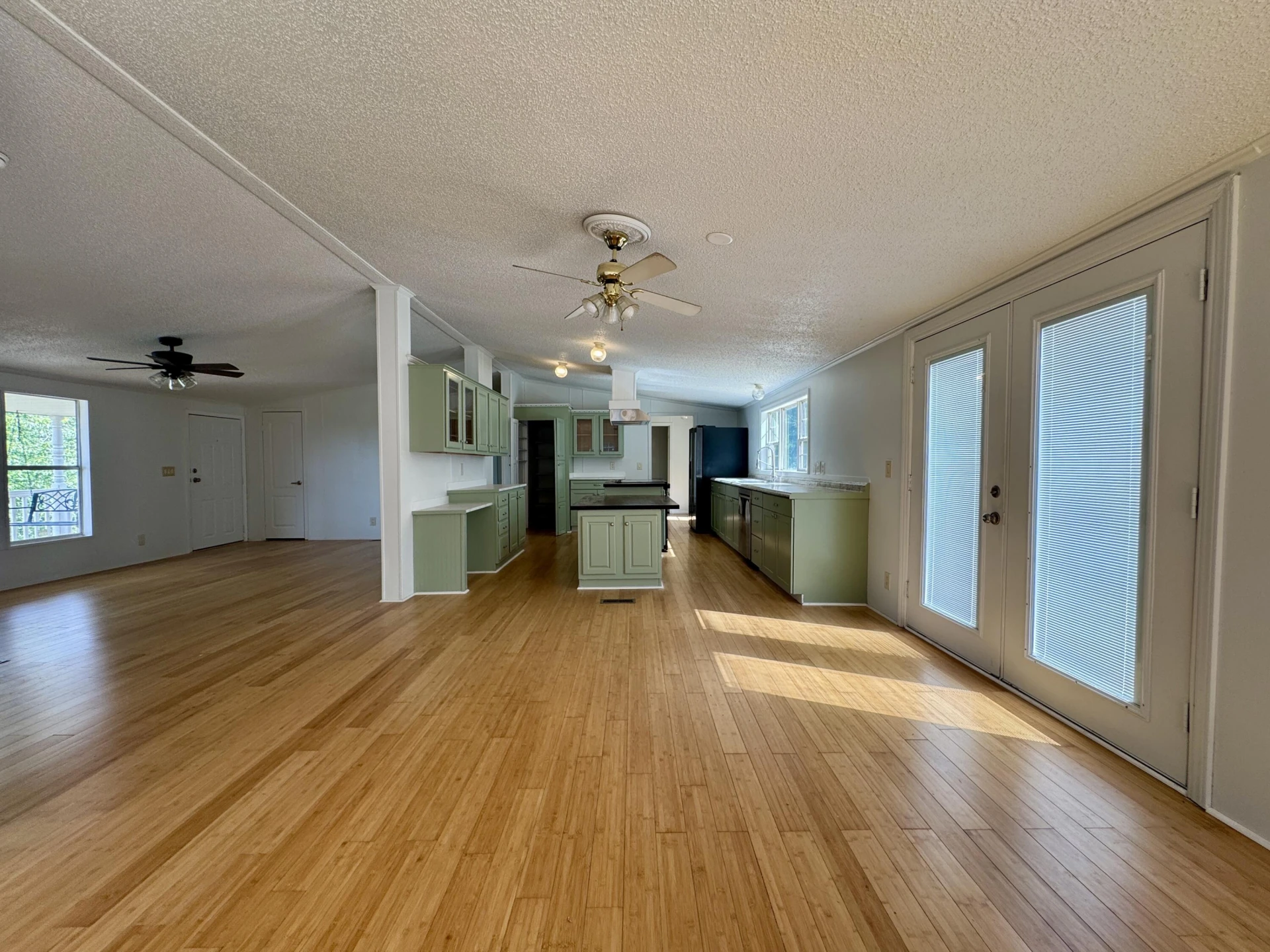 912 Jasper Mountain RD - Photo 3