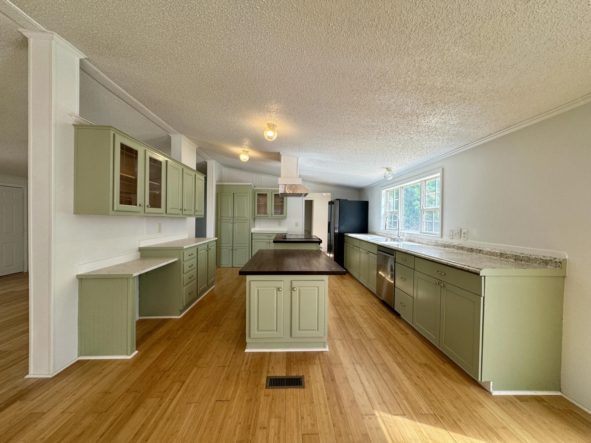 912 Jasper Mountain RD - Photo 4