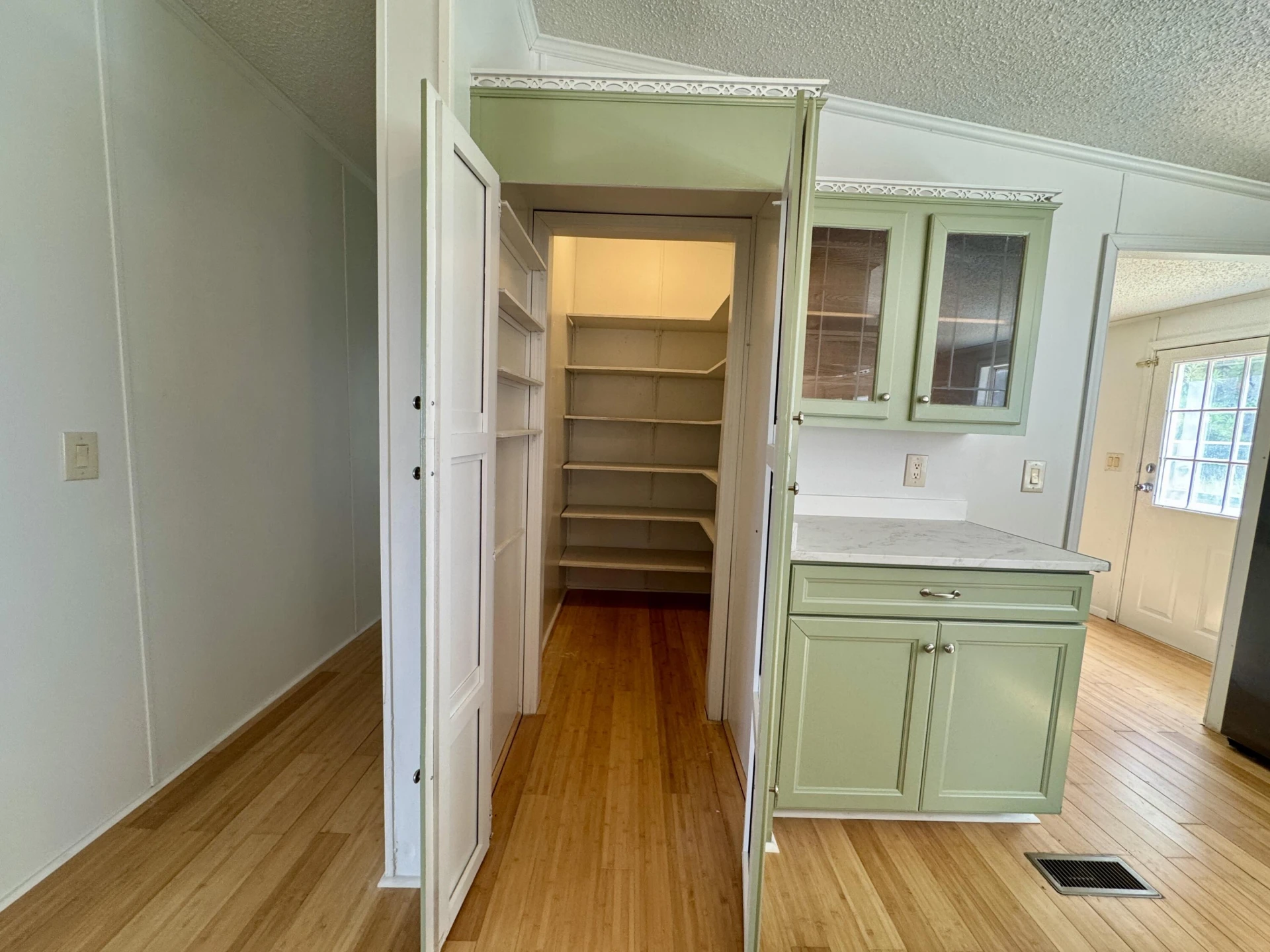 912 Jasper Mountain RD - Photo 8