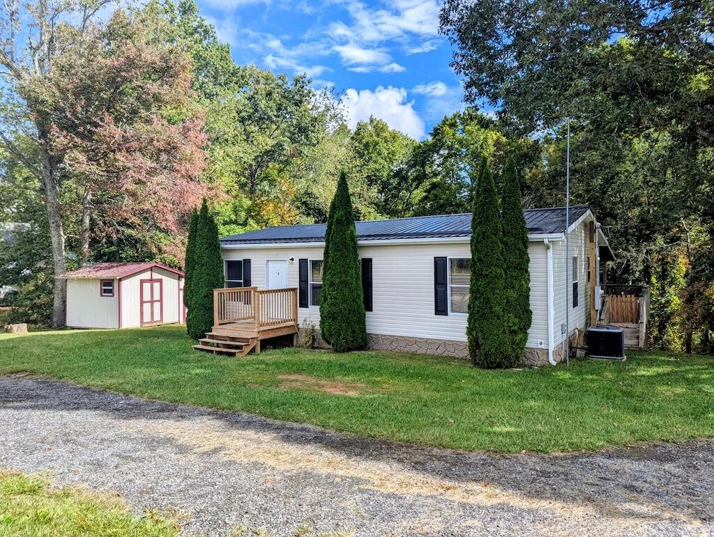 3335 Daniels Run RD NE
