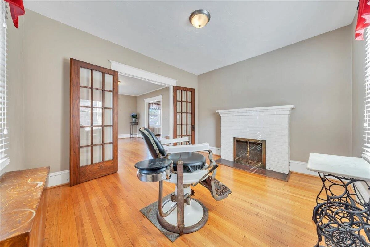 1533 Maiden LN SW - Photo 10
