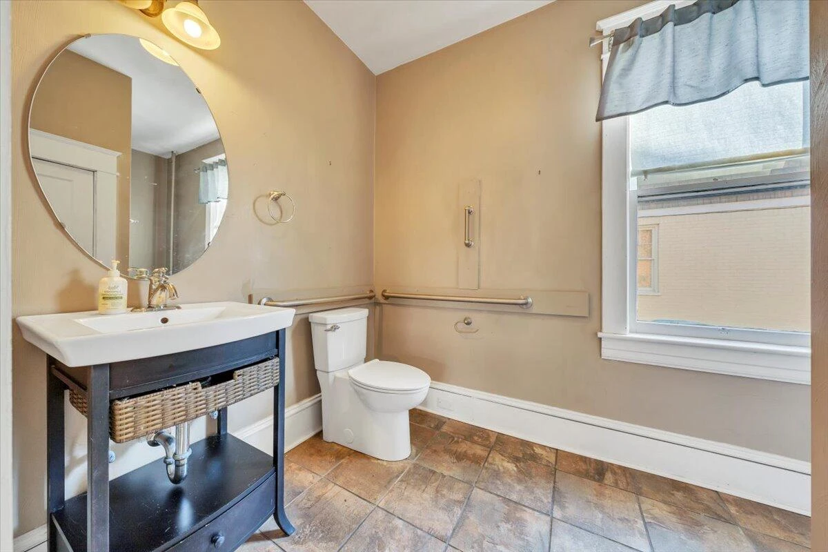 1533 Maiden LN SW - Photo 27