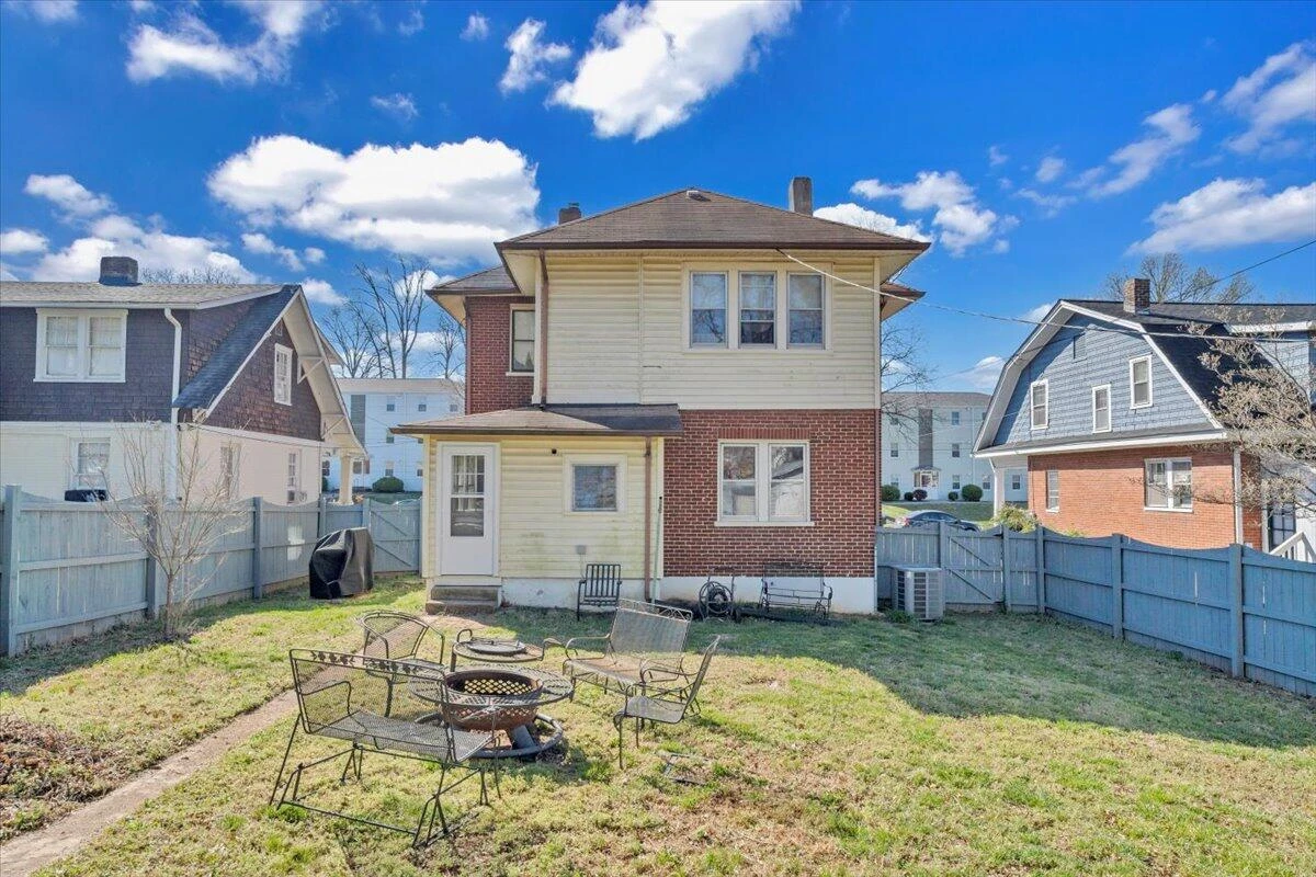 1533 Maiden LN SW - Photo 44