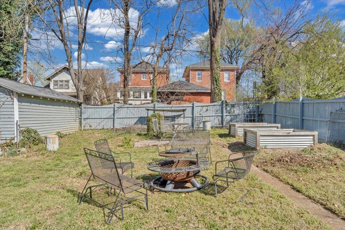 1533 Maiden LN SW - Photo 45