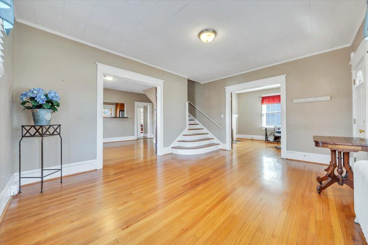 1533 Maiden LN SW - Photo 6