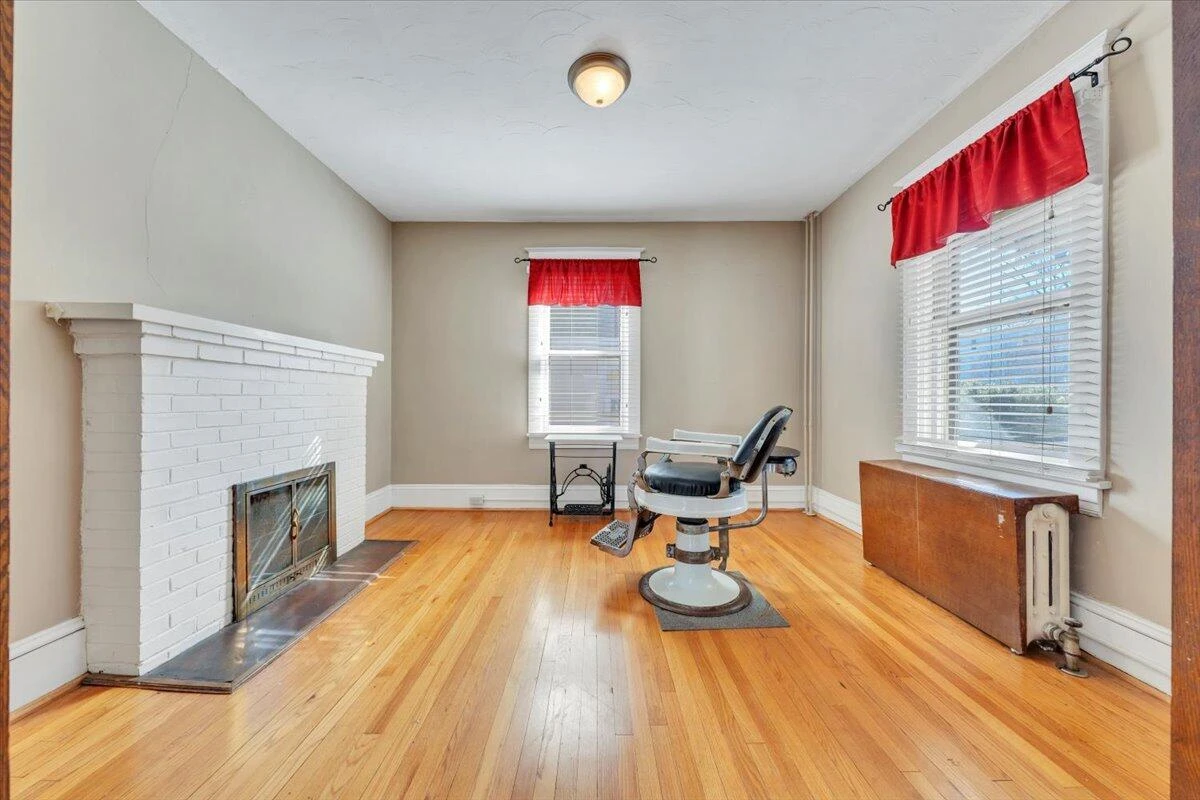 1533 Maiden LN SW - Photo 9