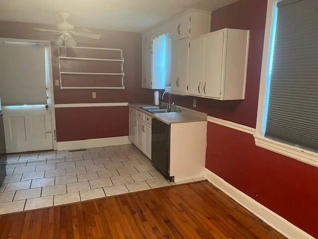 810 Jefferson CIR - Photo 5