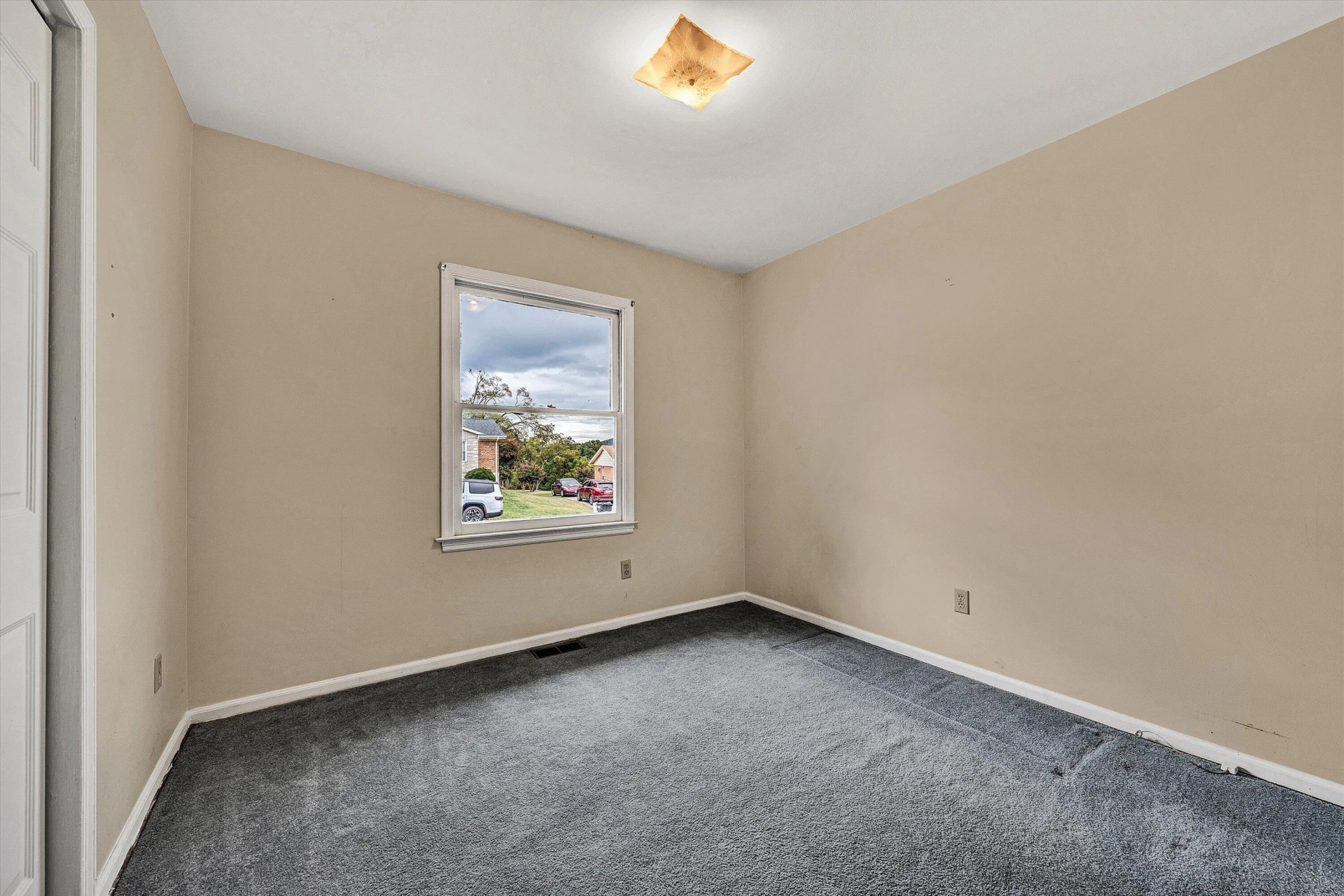1038 Lauderdale AVE - Photo 7