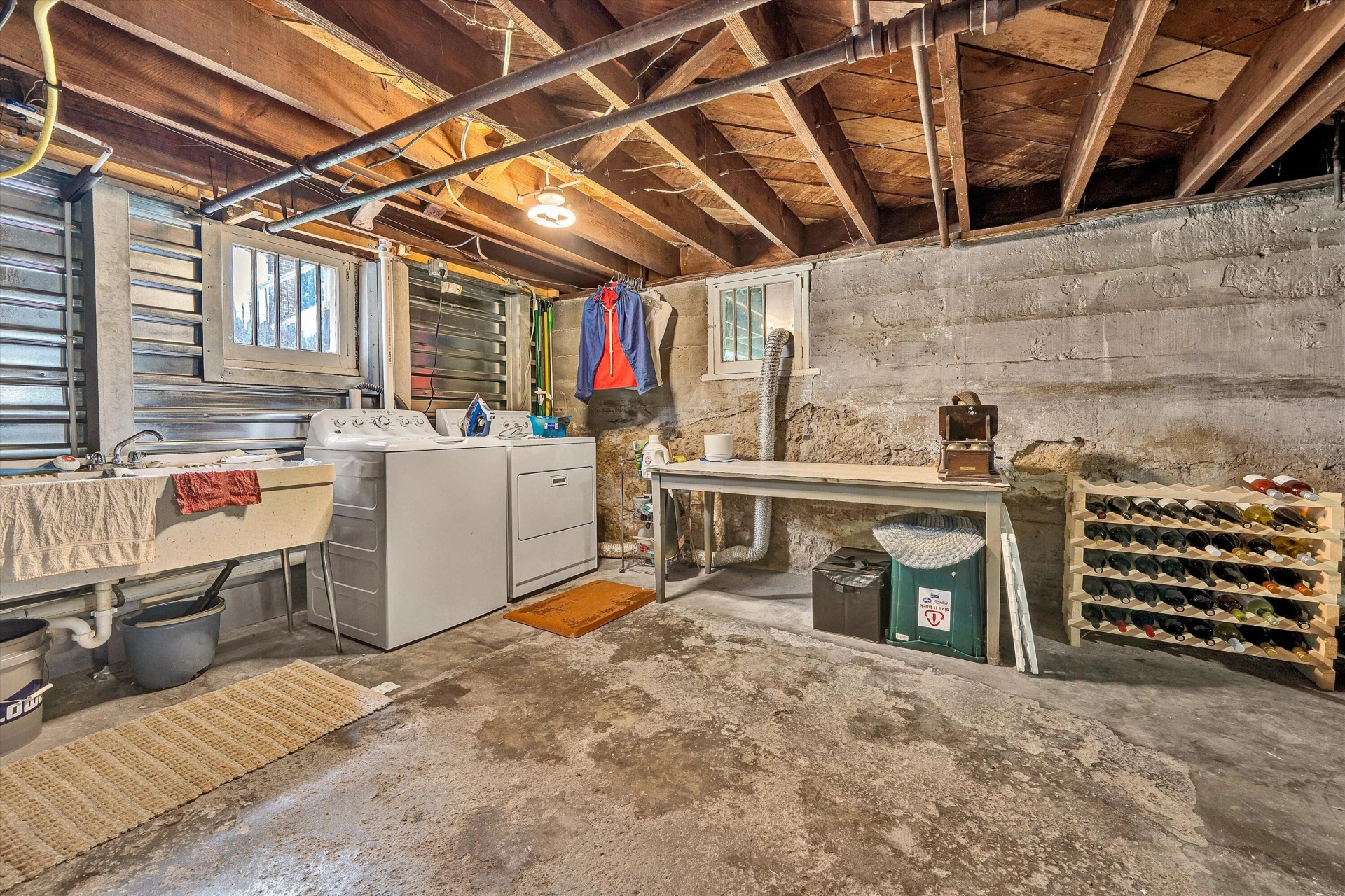 2435 Stanley AVE SE - Photo 38