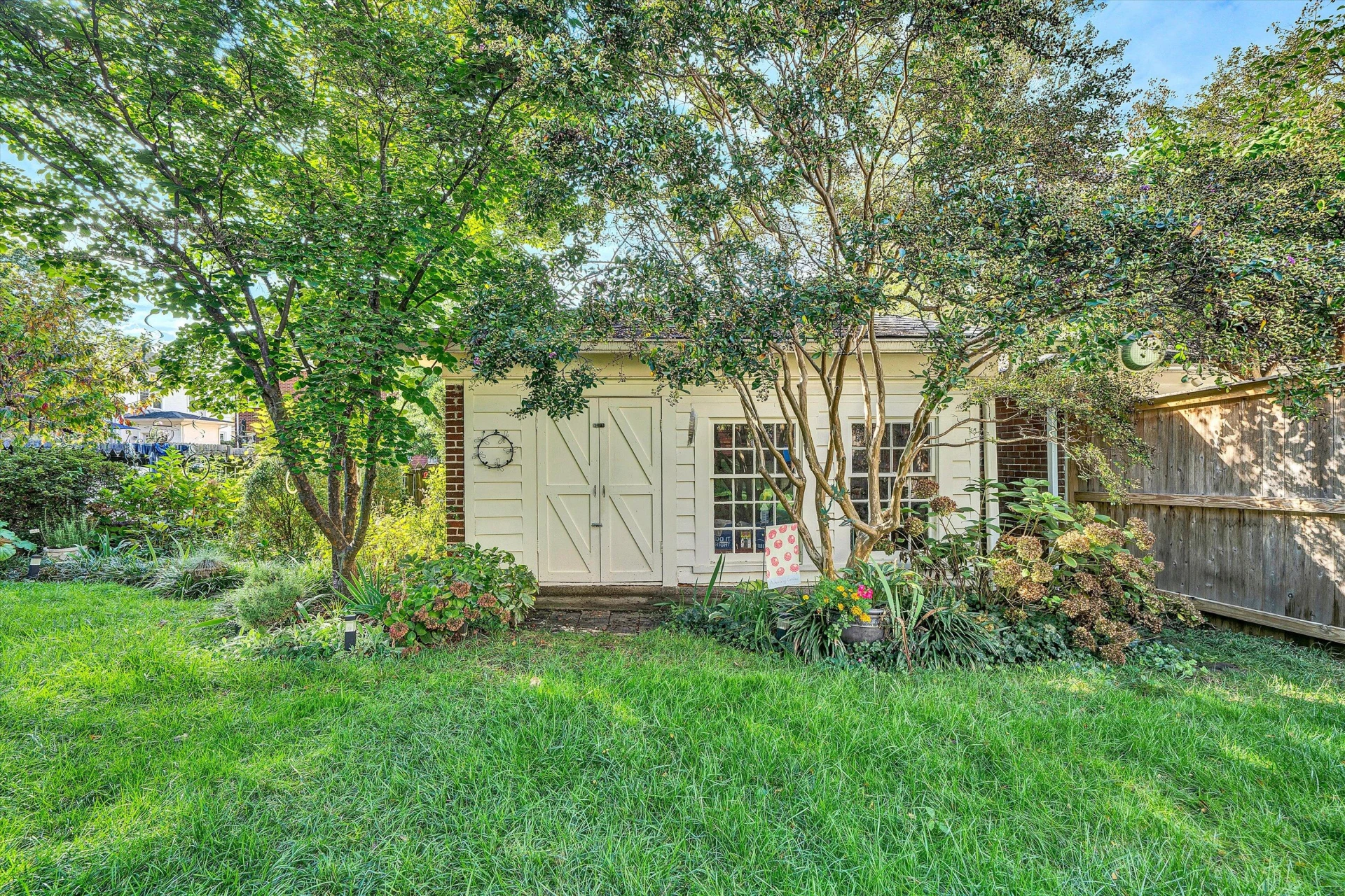 2435 Stanley AVE SE - Photo 39