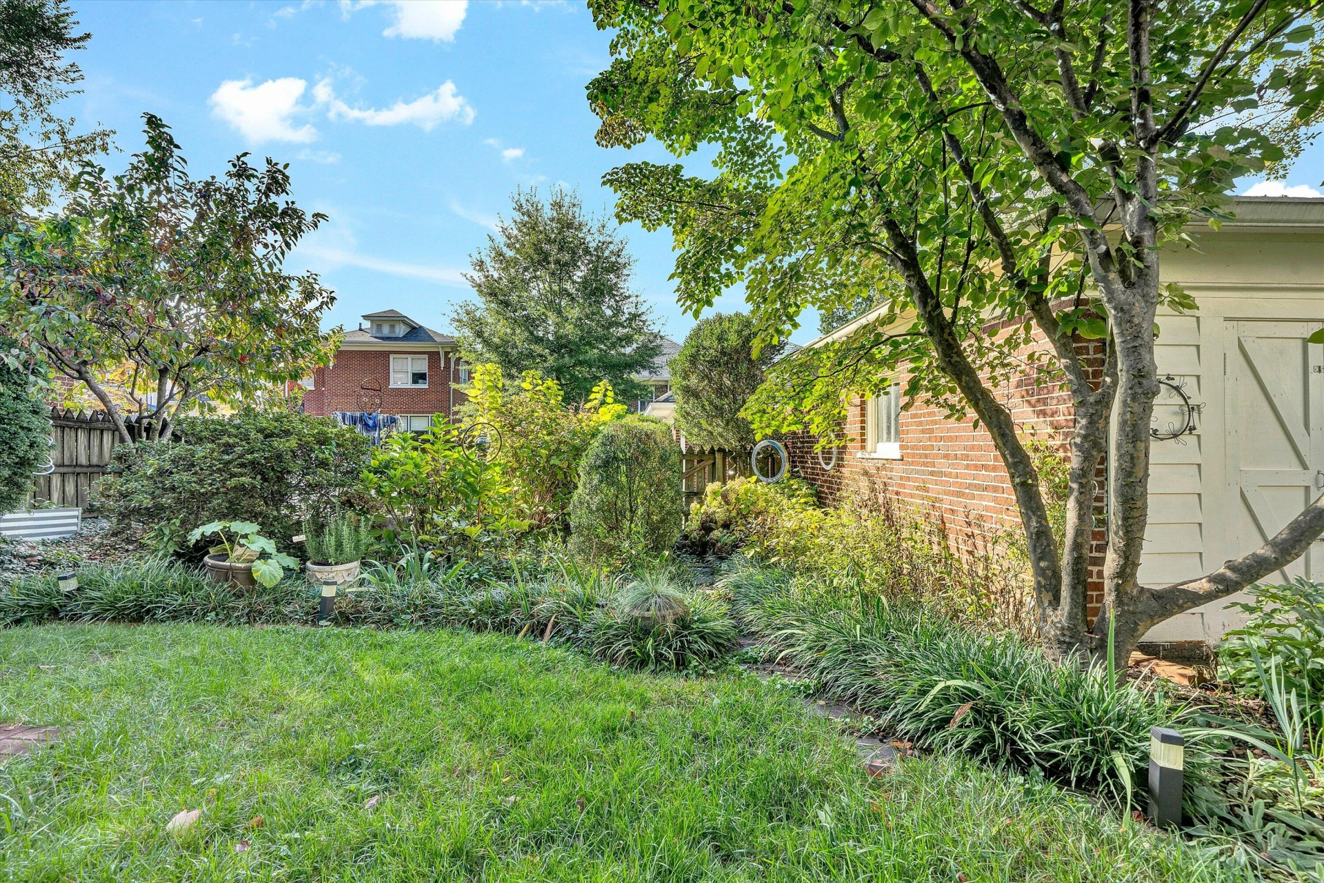 2435 Stanley AVE SE - Photo 40