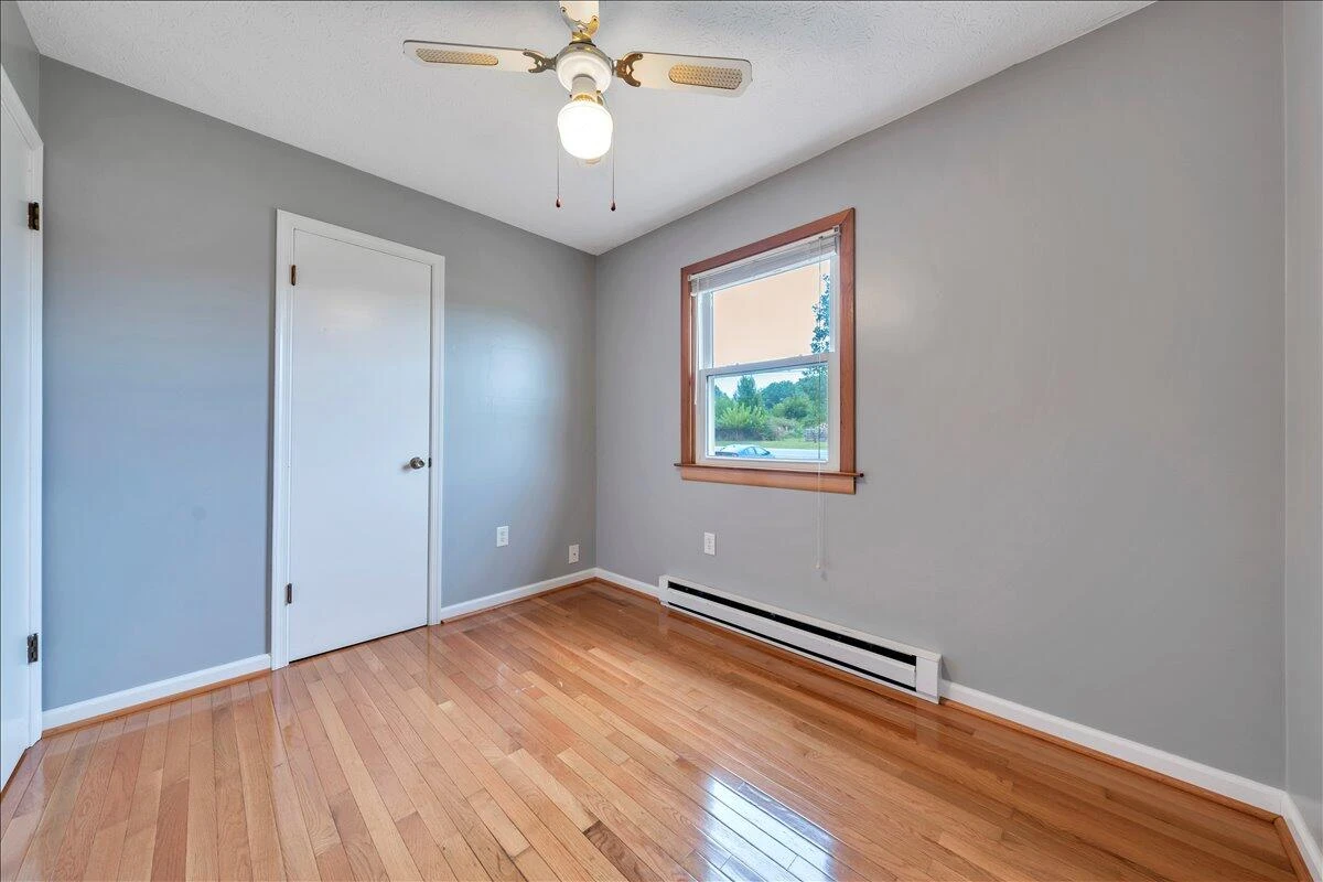 1035 Falling Creek RD - Photo 12