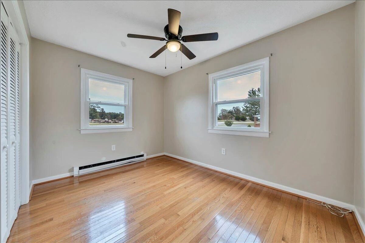 1035 Falling Creek RD - Photo 13