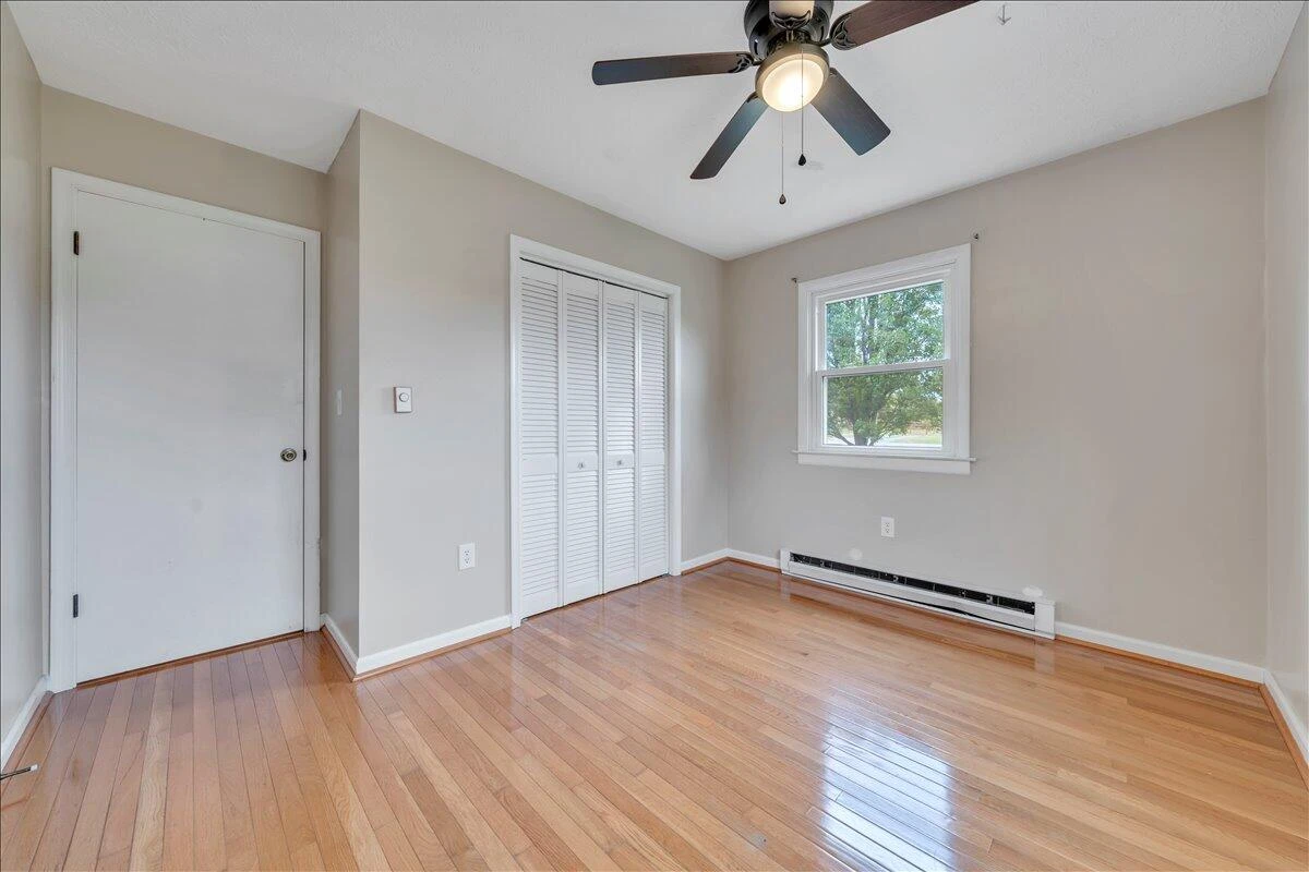 1035 Falling Creek RD - Photo 14