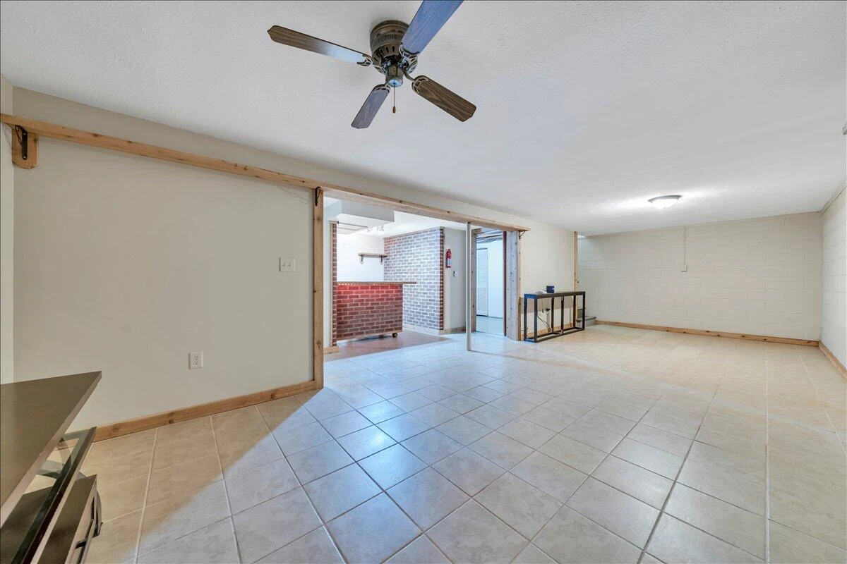 1035 Falling Creek RD - Photo 20