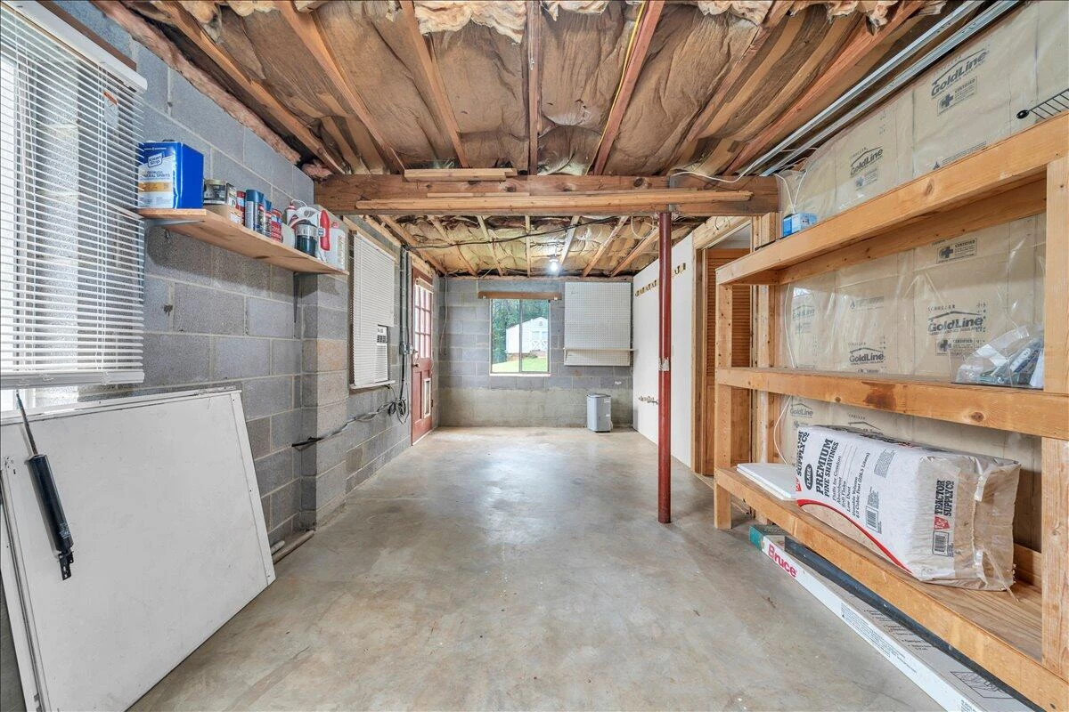 1035 Falling Creek RD - Photo 23