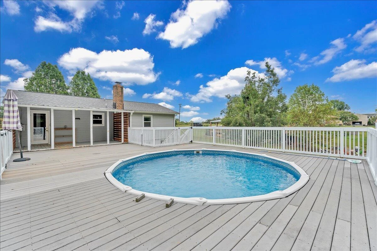 1035 Falling Creek RD - Photo 32