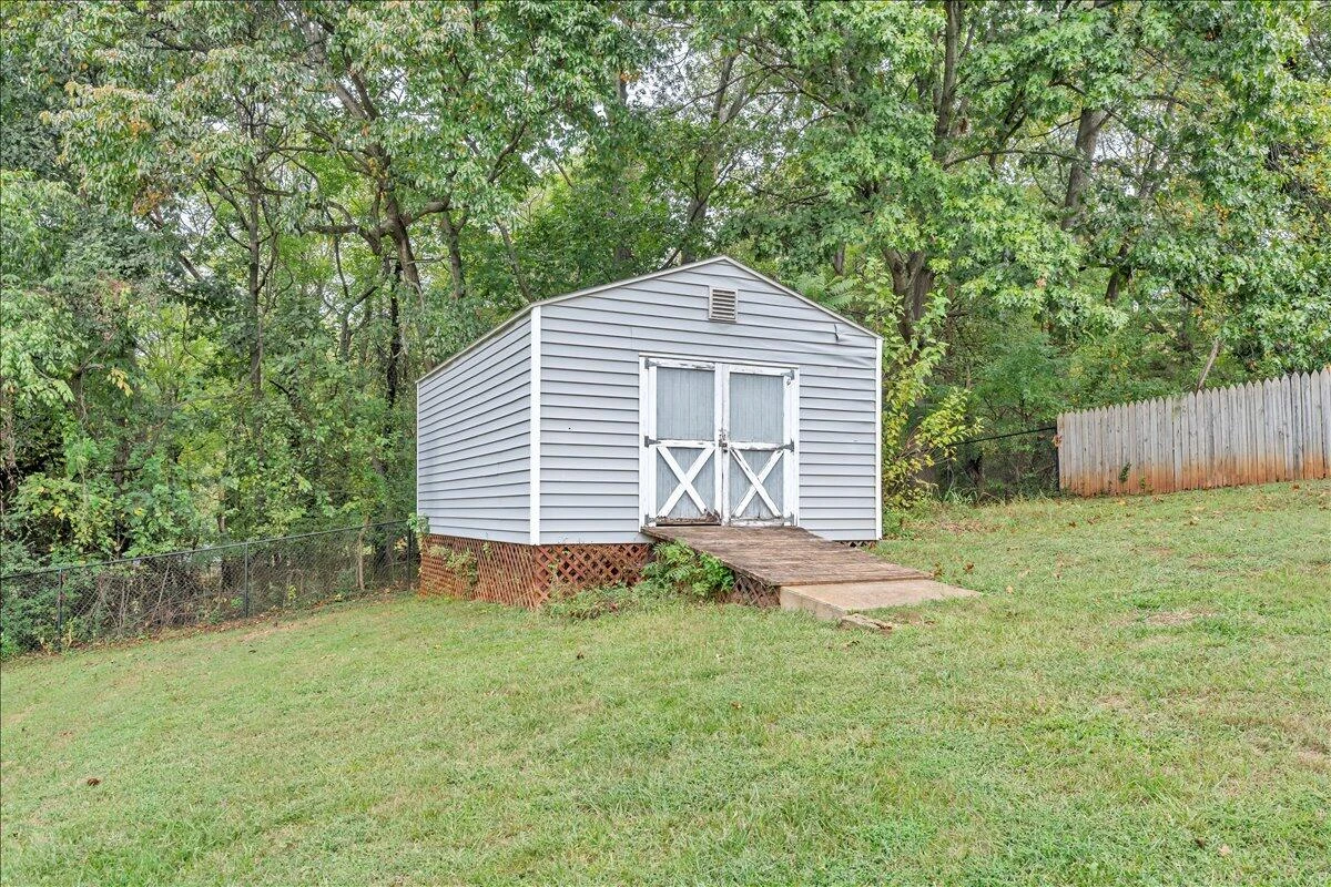 1035 Falling Creek RD - Photo 37