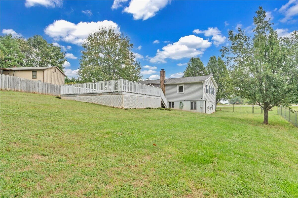 1035 Falling Creek RD - Photo 38